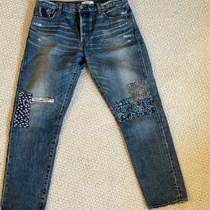 Mousy jeans with patches